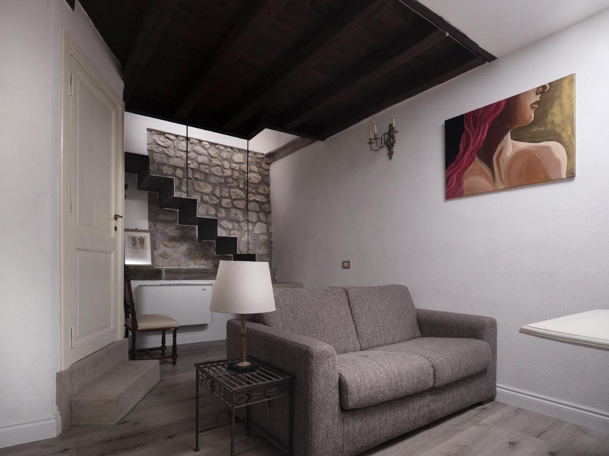 Agriturismo Castello Santa Margherita Cori ภายนอก รูปภาพ